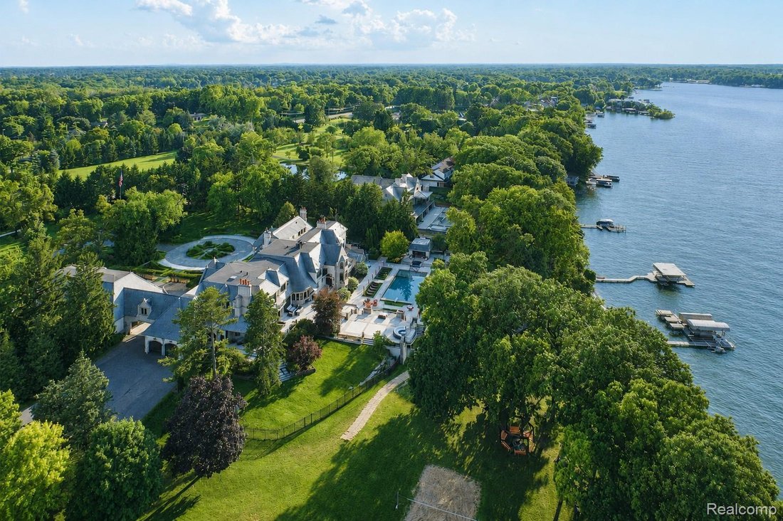 House in Orchard Lake Village, Michigan, United States 3 - 18300301