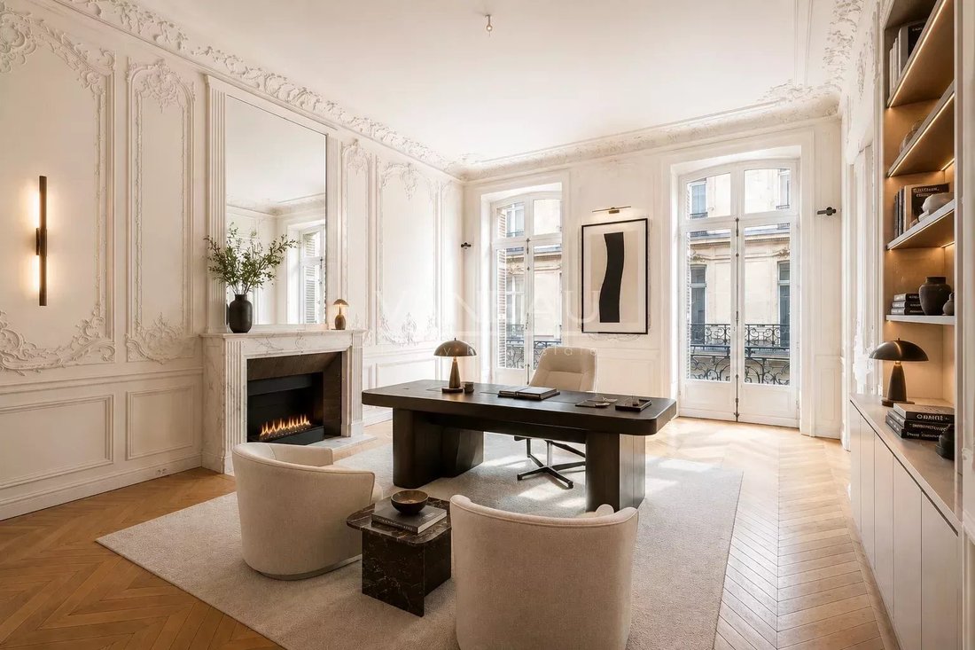 Apartment in Triangle d'Or, Paris 8e Arrondissement, Paris 3 - 17331955