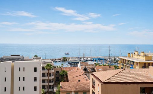 Apartment in Menton, Provence-Alpes-Côte d'Azur, France 1