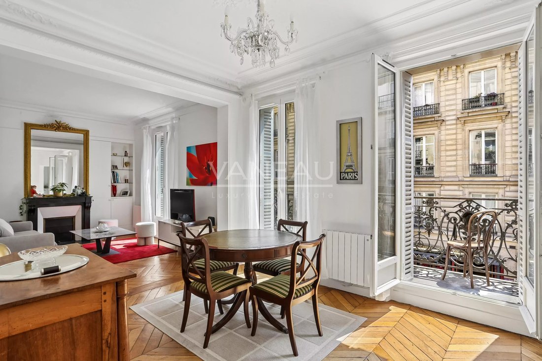 Apartment in Odéon, Paris 6e Arrondissement, Paris 1 - 18298738