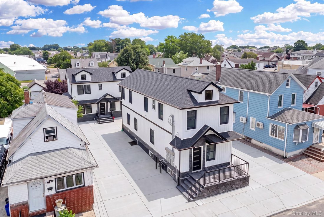Apartment in Elmont, New York, United States 2 - 18301708