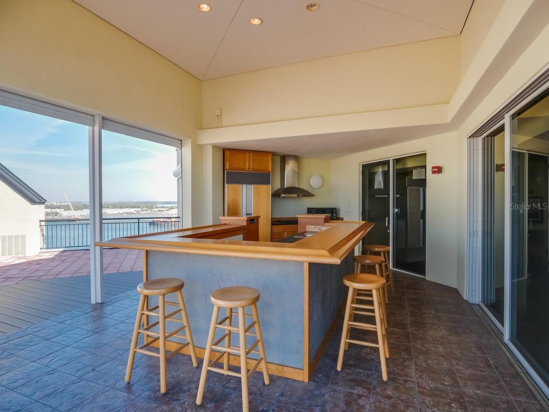 Condo in Tampa, Florida, United States 5 - 18300463