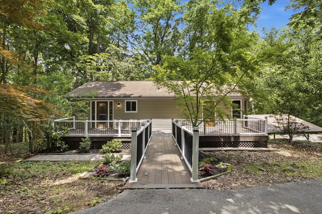House in Bon Aqua, Tennessee, United States 1 - 18277338
