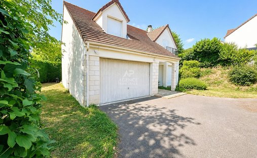 House in Centre, Triel-sur-Seine, France 1