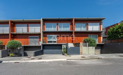 House in Nogueira, Fraiao e Lamacaes, Braga, Portugal 1