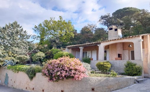 Villa in Grimaud, Provence-Alpes-Côte d'Azur, France 1