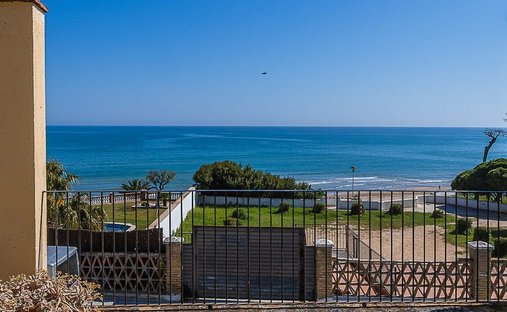Villa in Vilanova i la Geltru, Catalonia, Spain 1
