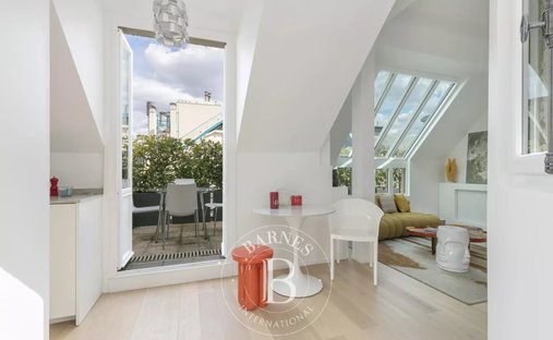 Apartment in Saint Philippe du Roule, Paris 8e Arrondissement, Paris 1
