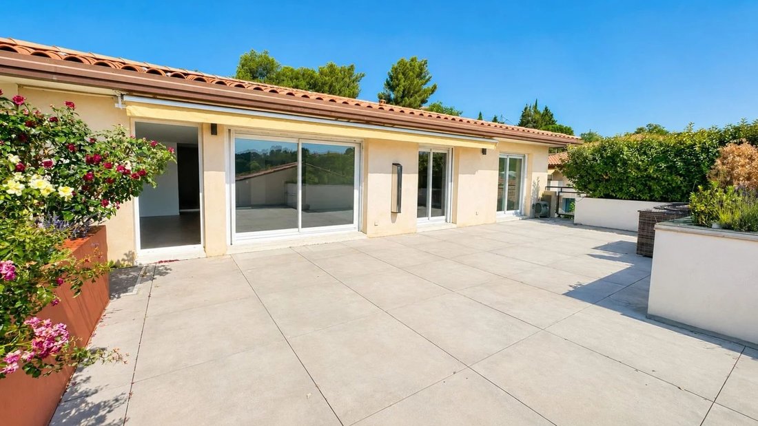 Apartment in Mazenod-Bellevue-Saint Donat-Banon, Aix-en-Provence, France 1 - 17745141