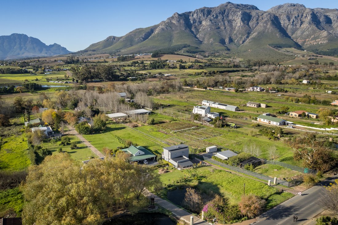 House in Arbeidslus, Western Cape, South Africa 1 - 18298967