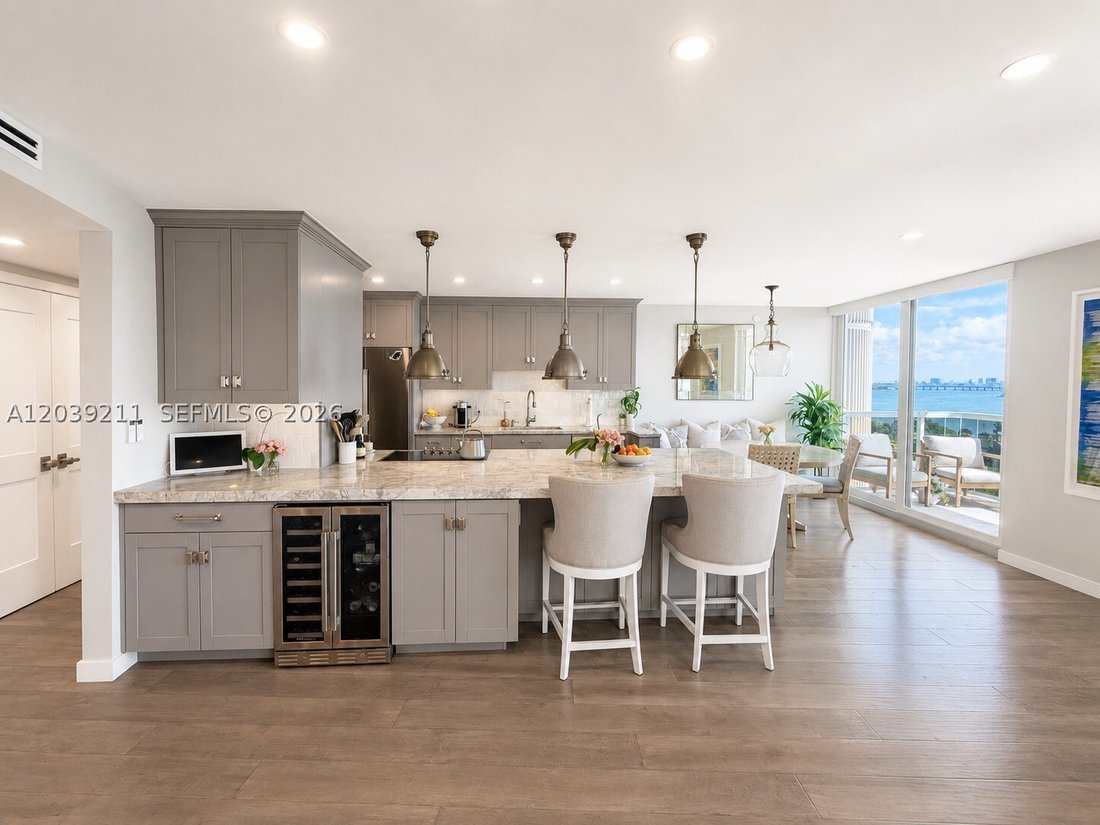 Condo in Miami Beach, Florida, United States 5 - 18301543