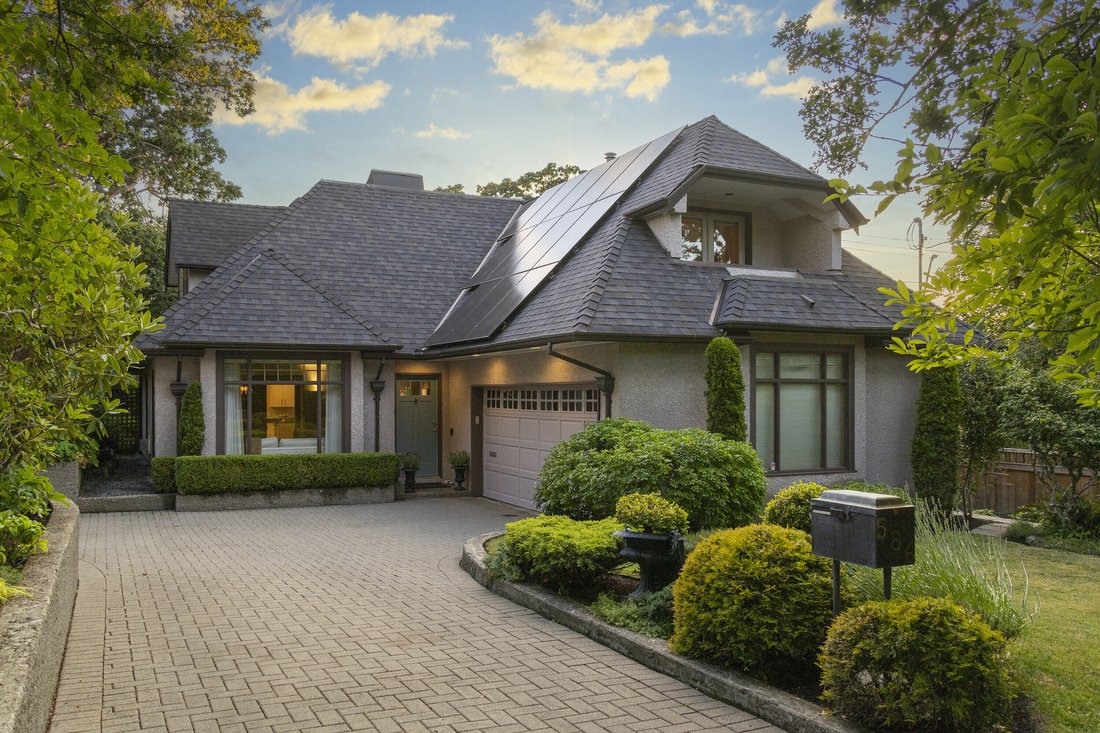 House in Oak Bay, British Columbia, Canada 1 - 18302628