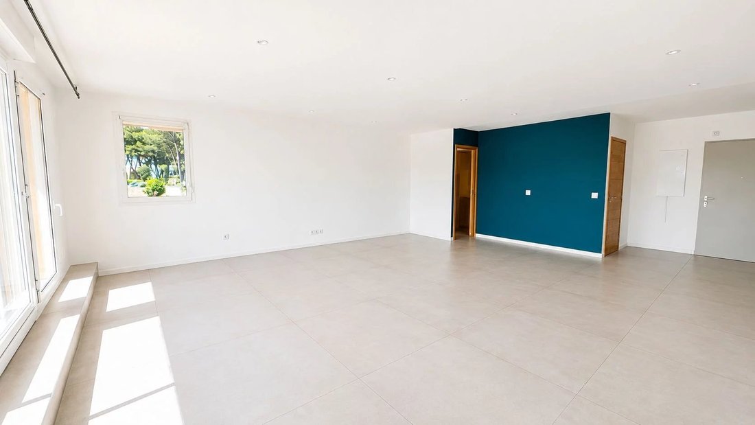 Apartment in Mazenod-Bellevue-Saint Donat-Banon, Aix-en-Provence, France 4 - 17745141