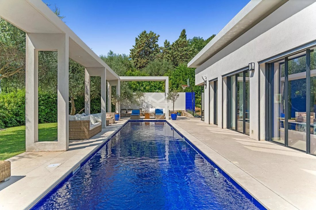 Villa in Saint-Cézaire-sur-Siagne, Provence-Alpes-Côte d'Azur, France 4 - 18298746