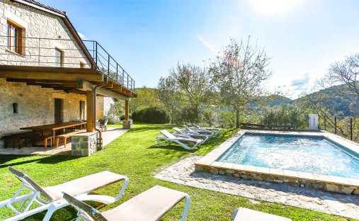 Finca in Montagut i Oix, Catalonia, Spain 1