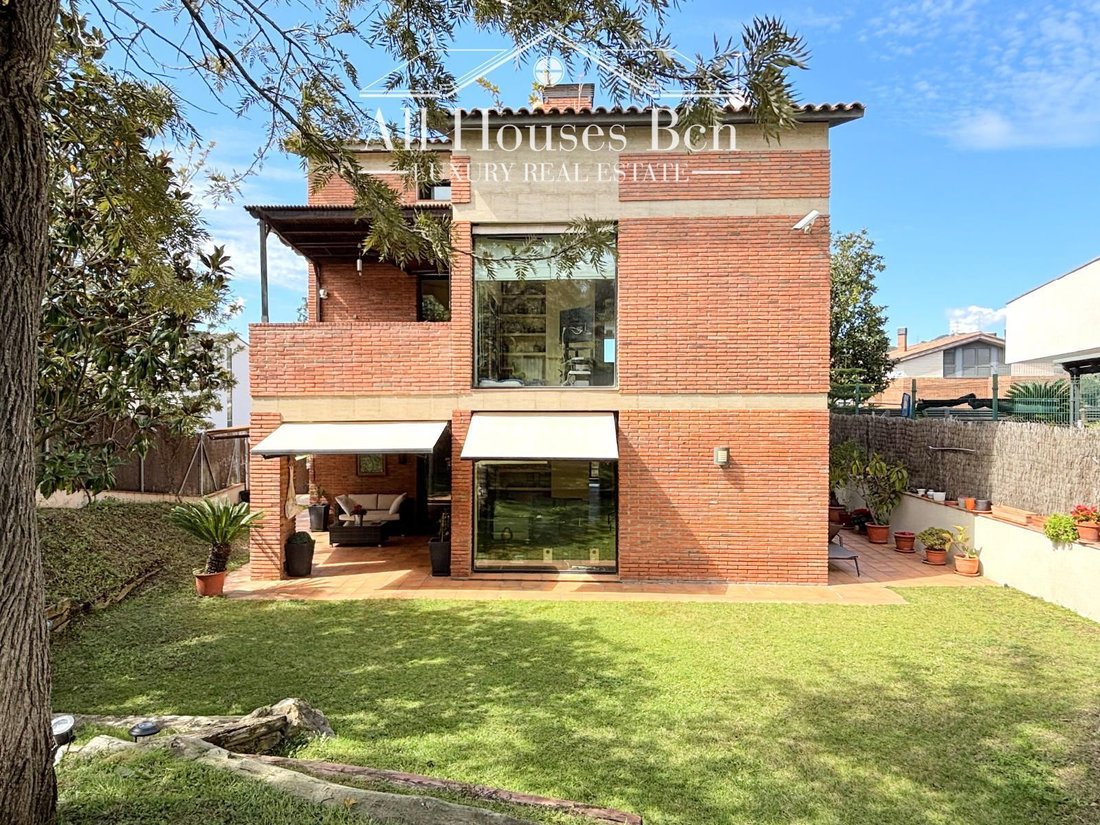 House in Sant Just Desvern, Catalonia, Spain 2 - 18300472
