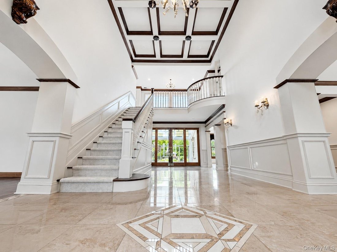 House in East Islip, New York, United States 4 - 18298480
