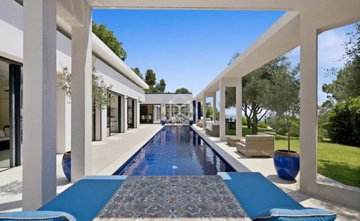 Villa in Saint-Cézaire-sur-Siagne, Provence-Alpes-Côte d'Azur, France 1