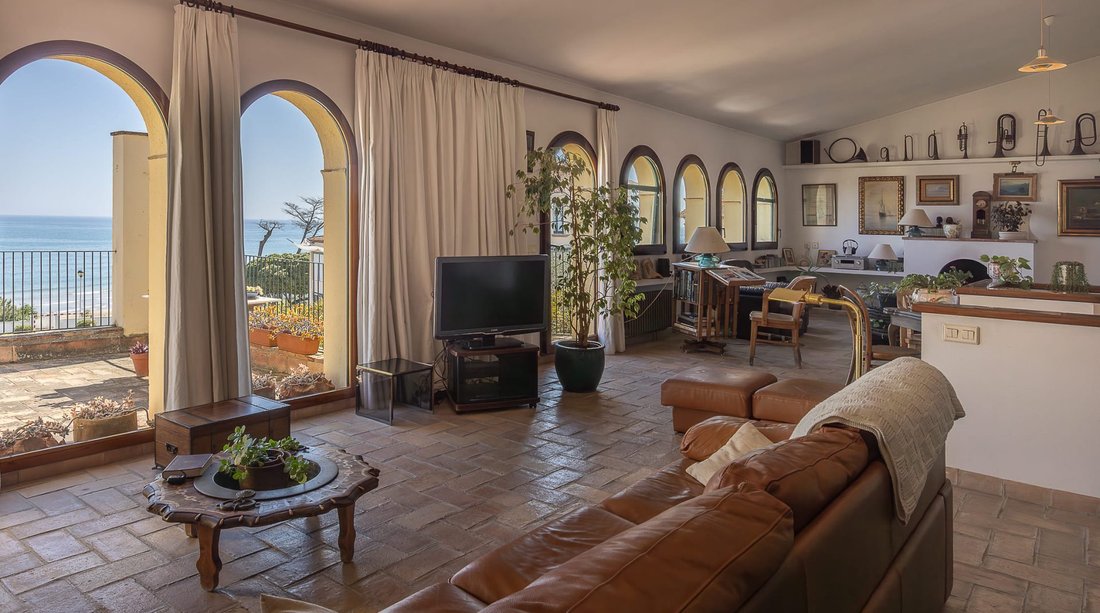 Villa in Vilanova i la Geltru, Catalonia, Spain 2 - 18300005