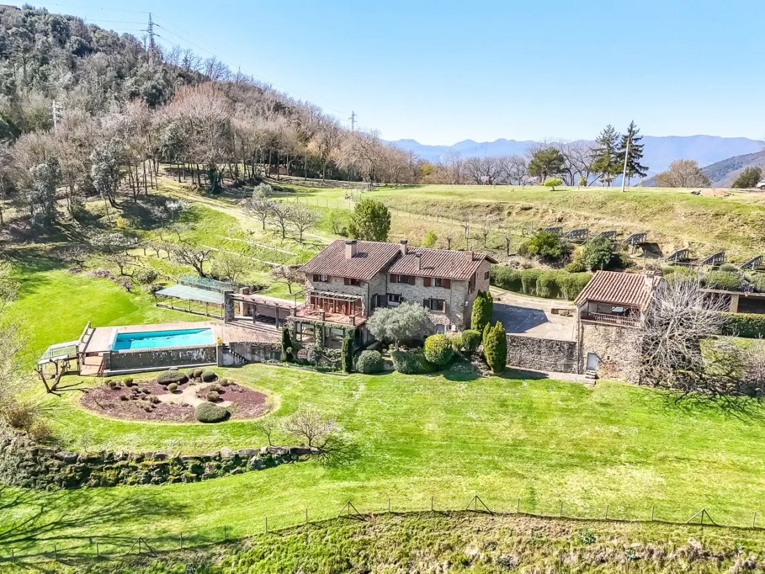 Finca in Olot, Catalonia, Spain 4 - 18300396