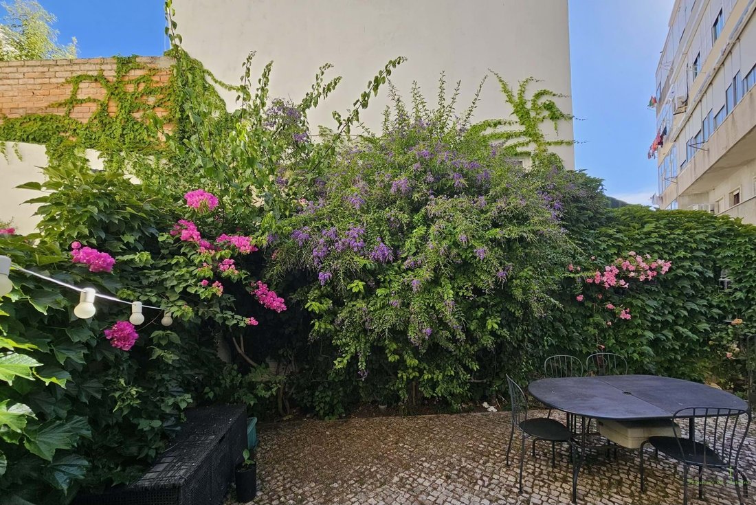 Apartment in Campolide, Lisbon, Portugal 1 - 17445472