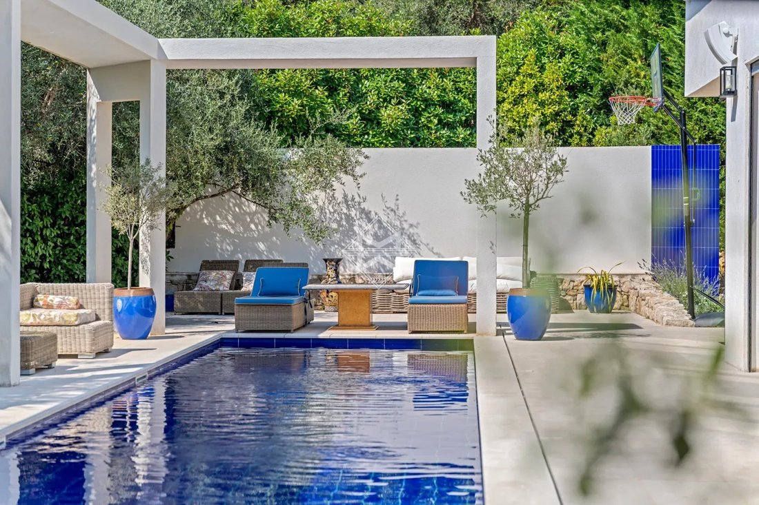 Villa in Saint-Cézaire-sur-Siagne, Provence-Alpes-Côte d'Azur, France 3 - 18298746