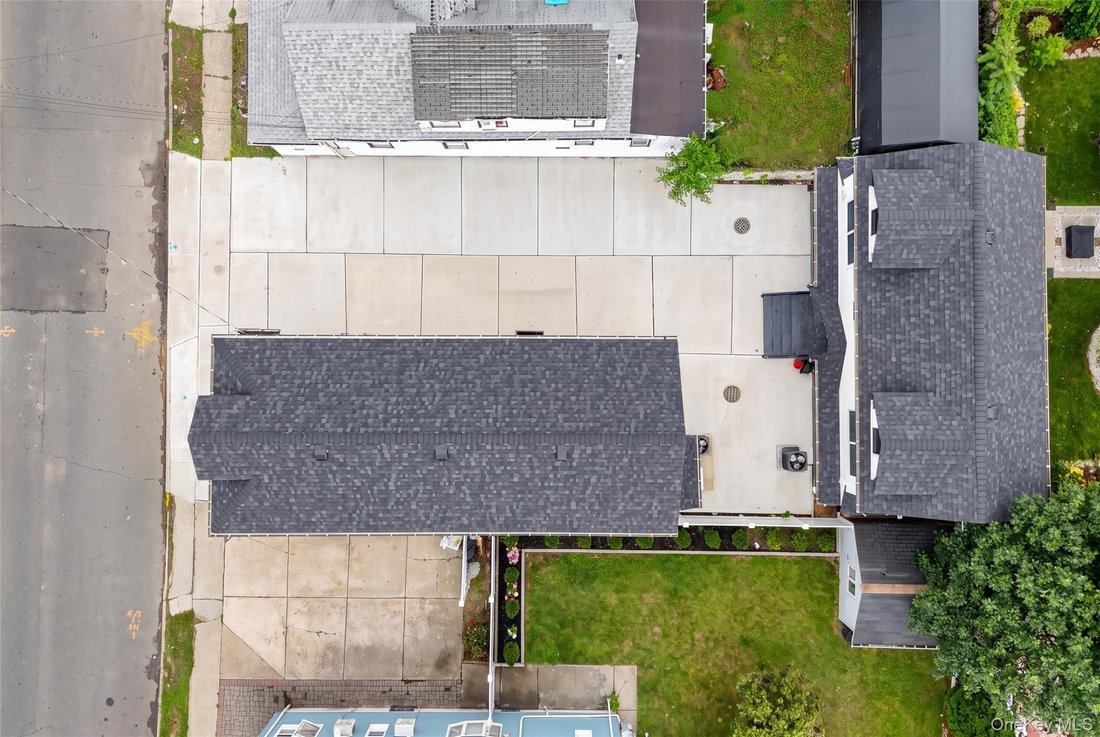 Apartment in Elmont, New York, United States 5 - 18301708