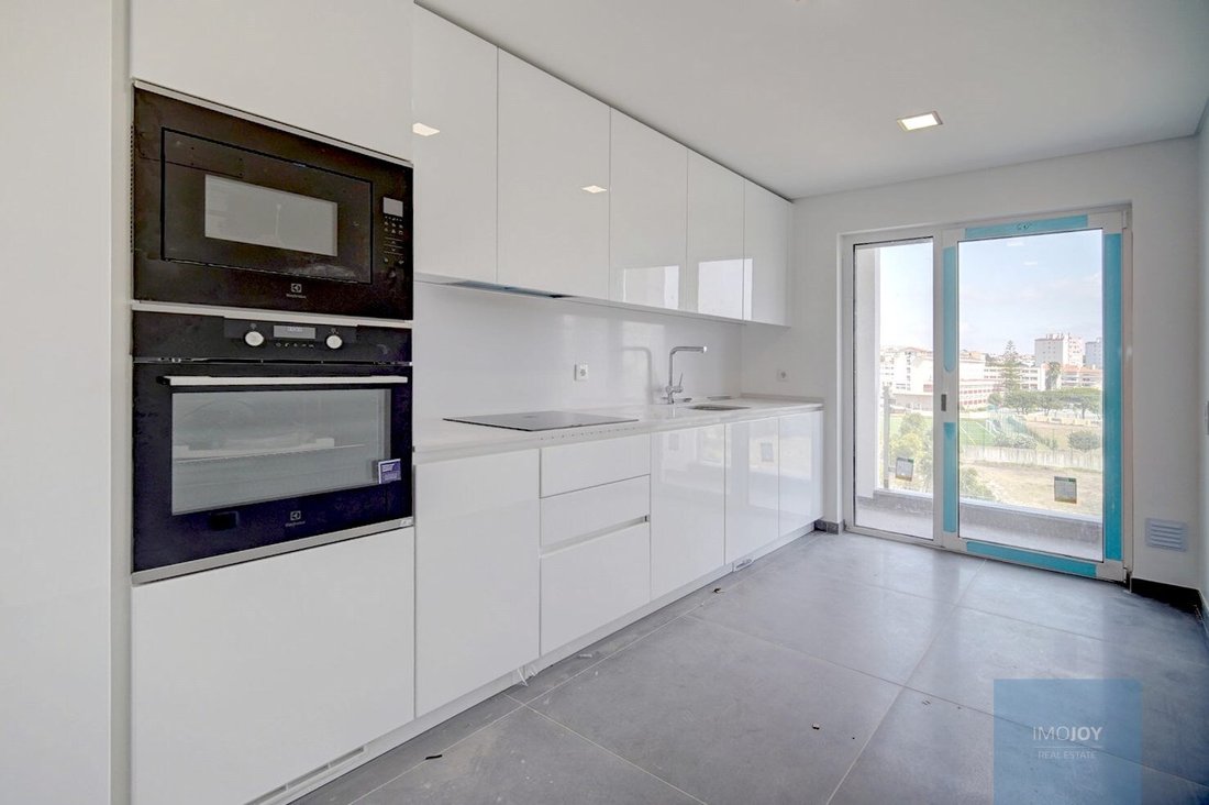 Apartment in Carcavelos e Parede, Lisbon, Portugal 2 - 18302686