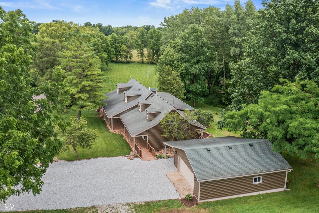 House in Shelbyville, Indiana, United States 4 - 18301080