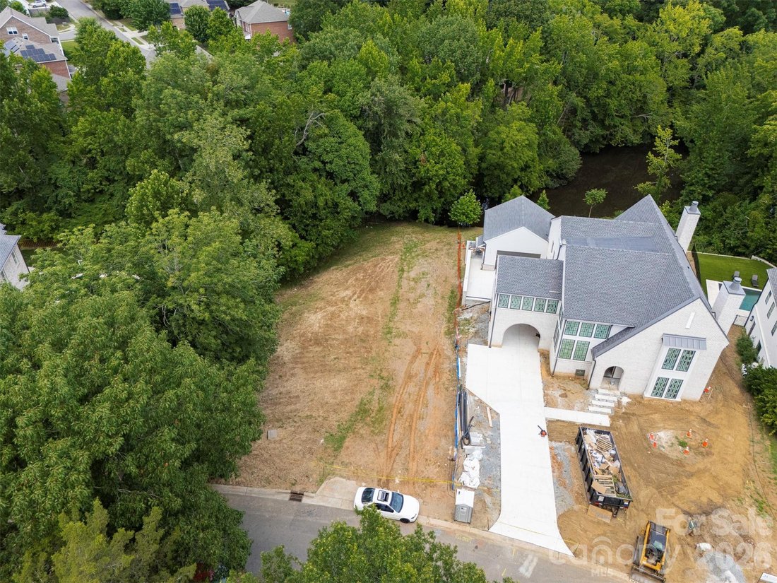 Land in Charlotte, North Carolina, United States 1 - 18299448