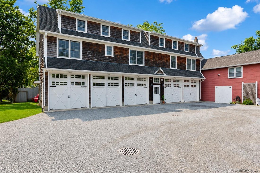 Greenport West, New York, United States 1 - 18298513
