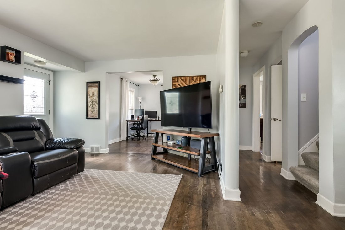 House in Elmhurst, Illinois, United States 4 - 18301202