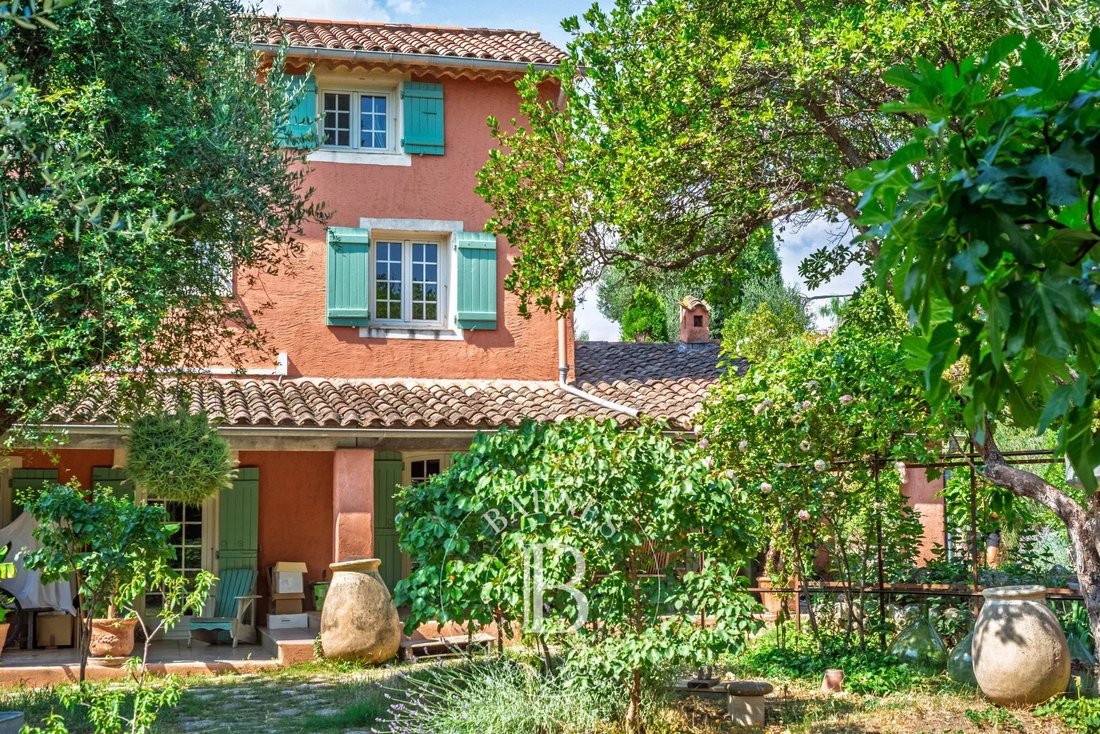 Landhaus in Grasse, Provence-Alpes-Côte d'Azur, Frankreich 2 - 18302670