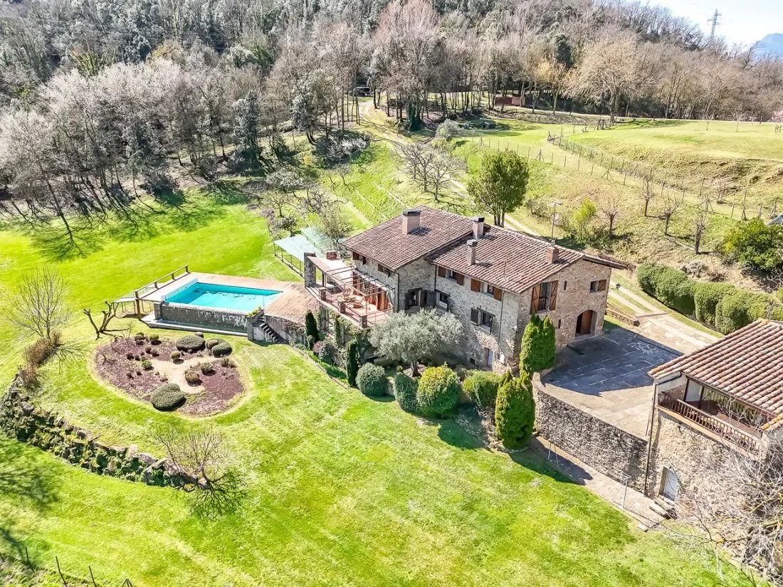 Finca in Olot, Catalonia, Spain 2 - 18300396