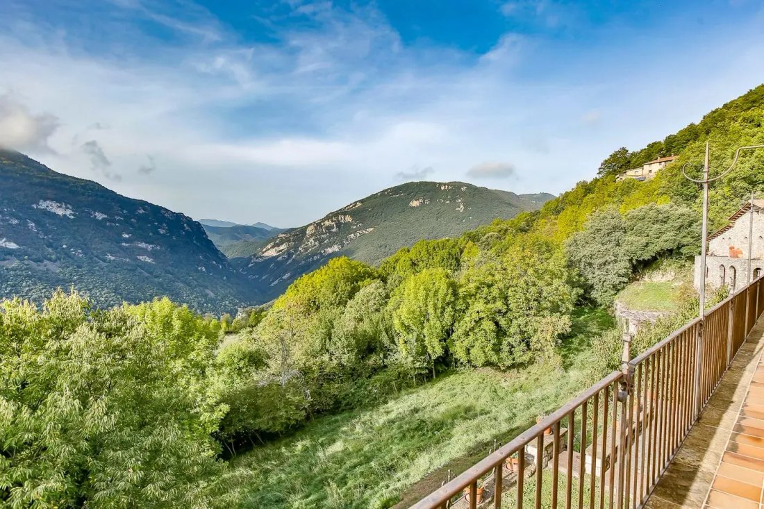 Finca in Montagut i Oix, Catalonia, Spain 4 - 18301044