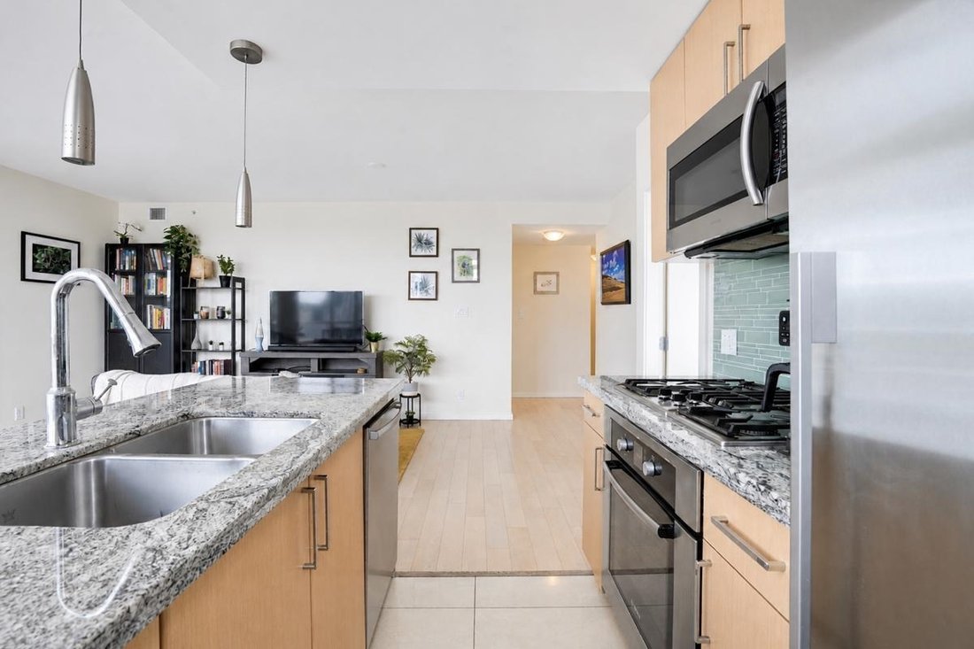 Condo in Vancouver, British Columbia, Canada 4 - 18302487