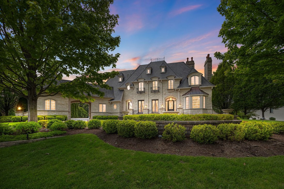 House in Oak Brook, Illinois, United States 1 - 18298963