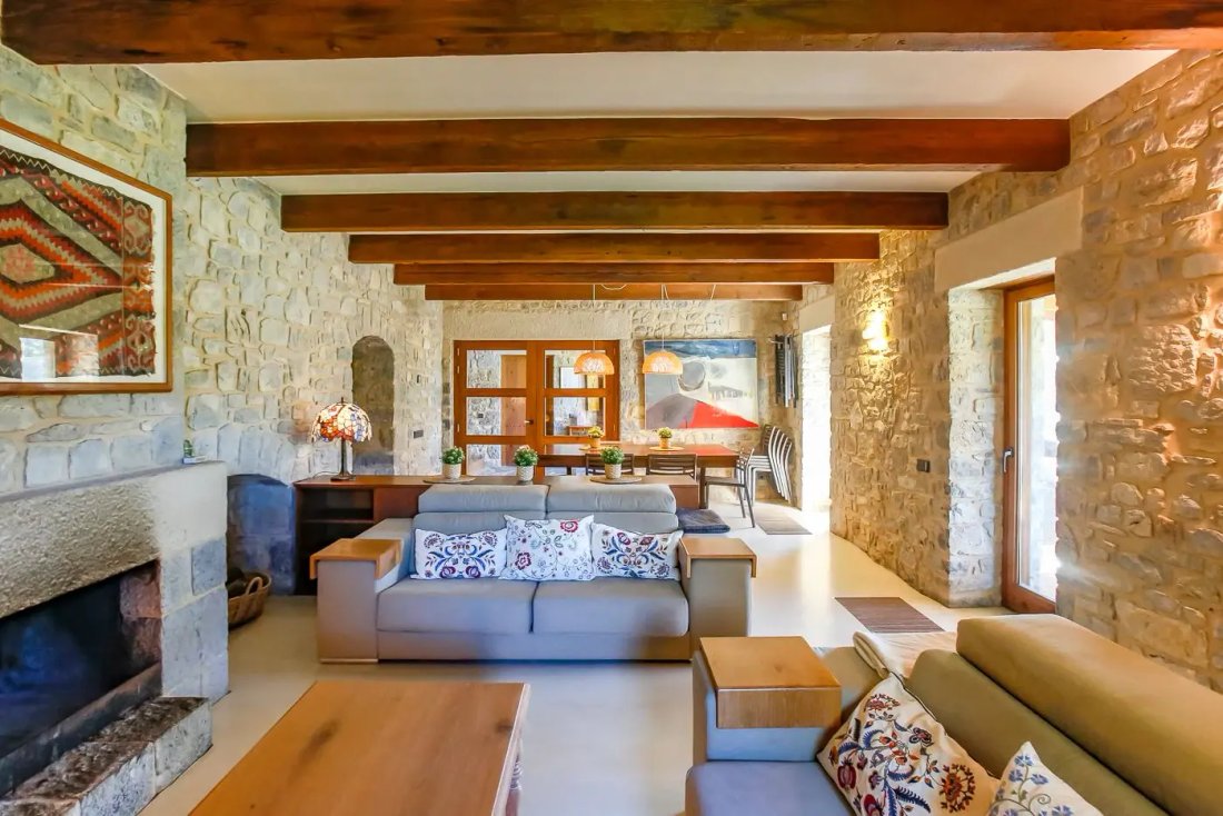 Finca in Montagut i Oix, Catalonia, Spain 4 - 18301326