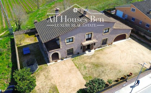 Finca in Montornes del Valles, Catalonia, Spain 1