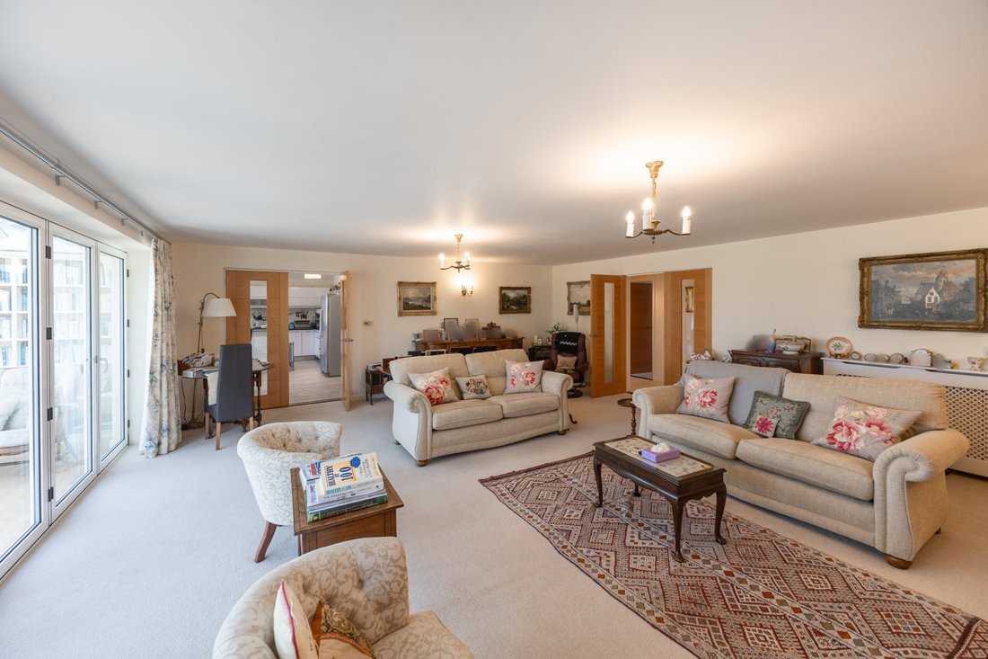 Bungalow in United Kingdom 4 - 18298709