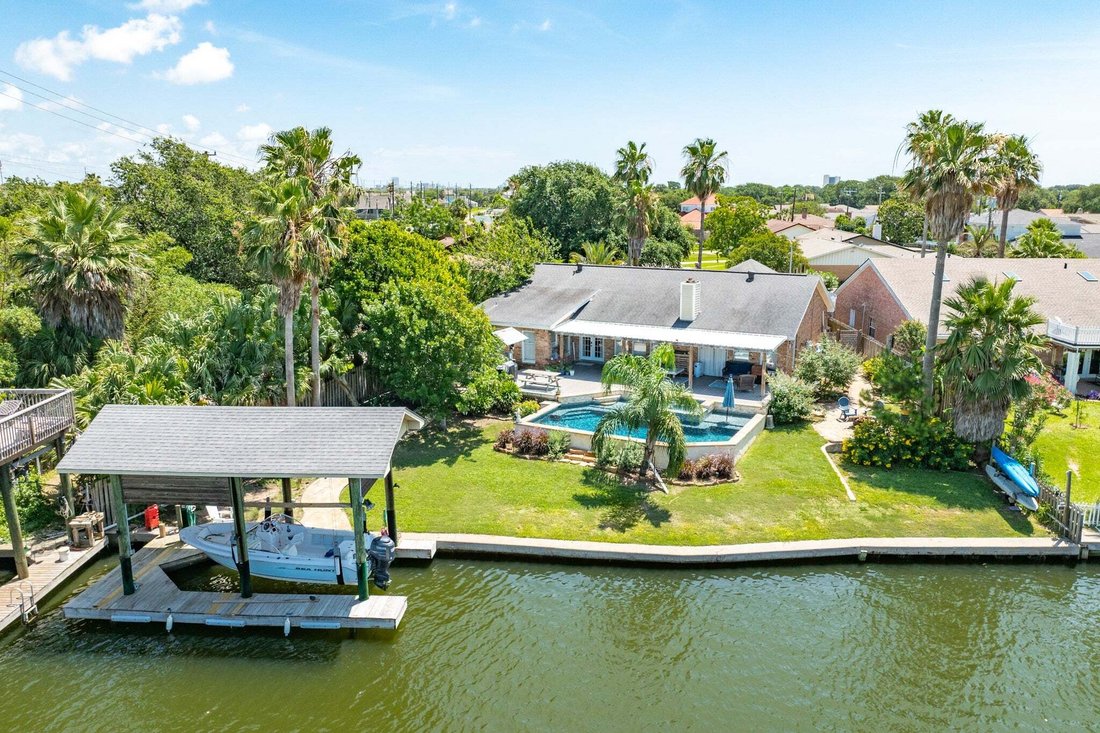 House in Galveston, Texas, United States 3 - 17629773
