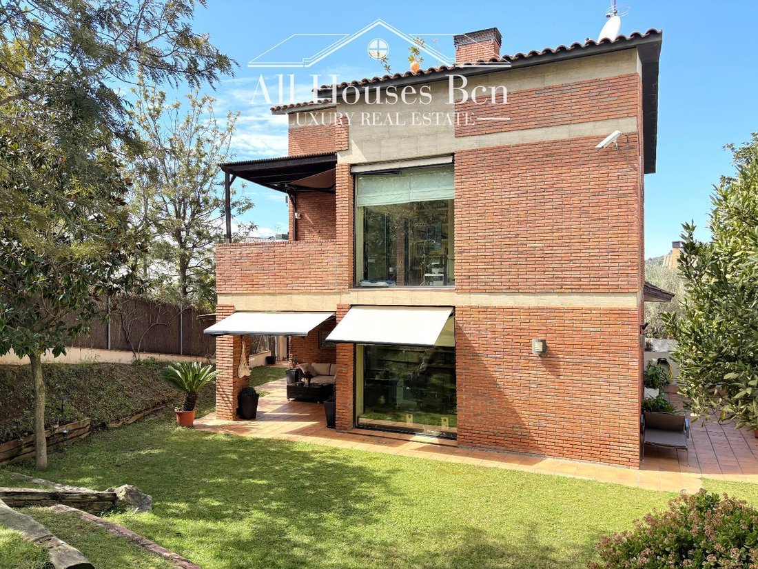 House in Sant Just Desvern, Catalonia, Spain 1 - 18300472