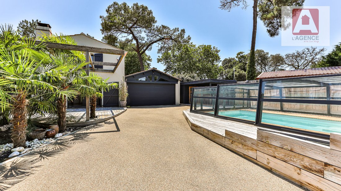 Villa in Saint-Hilaire-de-Riez, Pays de la Loire, France 1 - 18302946