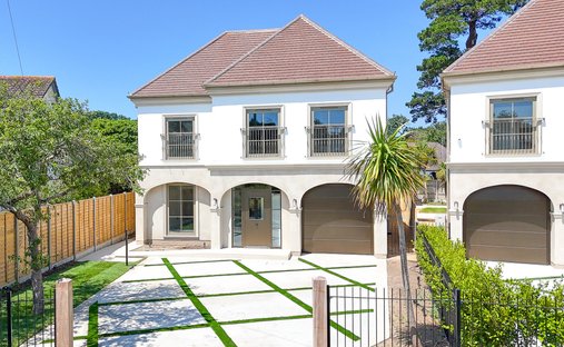 House in Friars Cliff, Christchurch, England 1
