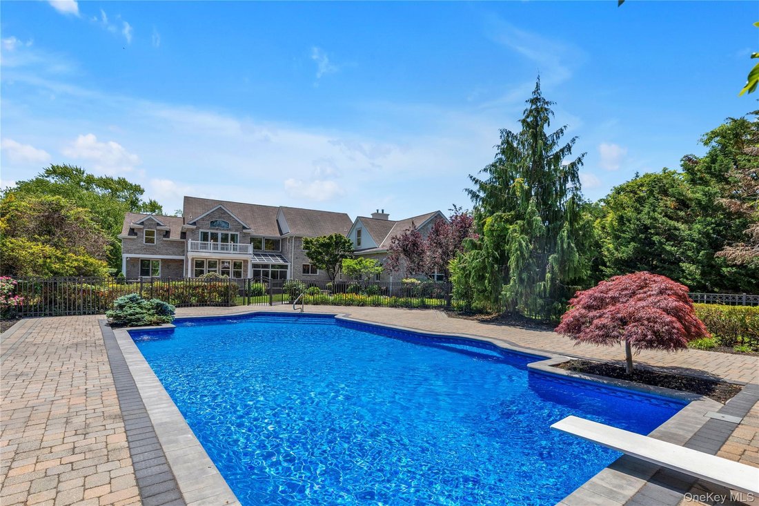 House in East Islip, New York, United States 3 - 18298480