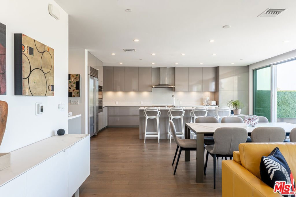 Condo in Los Angeles, California, United States 3 - 18301585