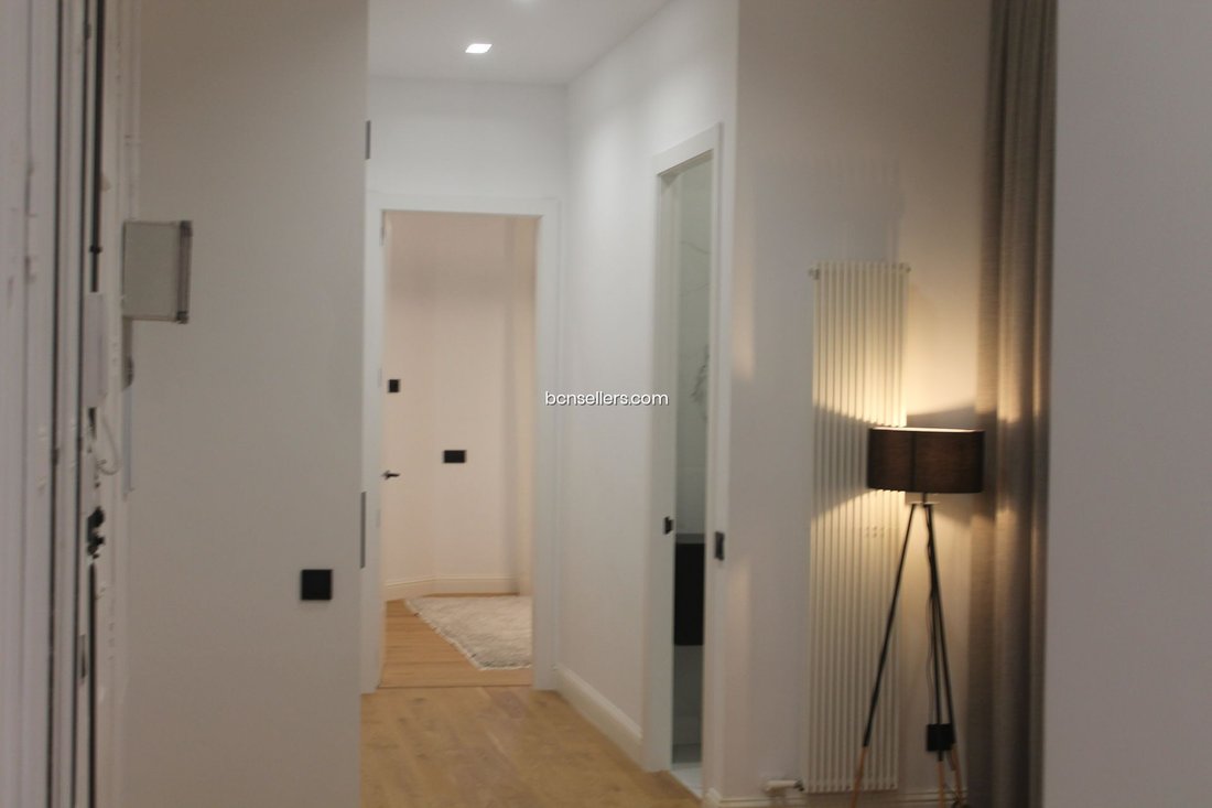 Apartment in Eixample, Barcelona, Spain 4 - 18300826