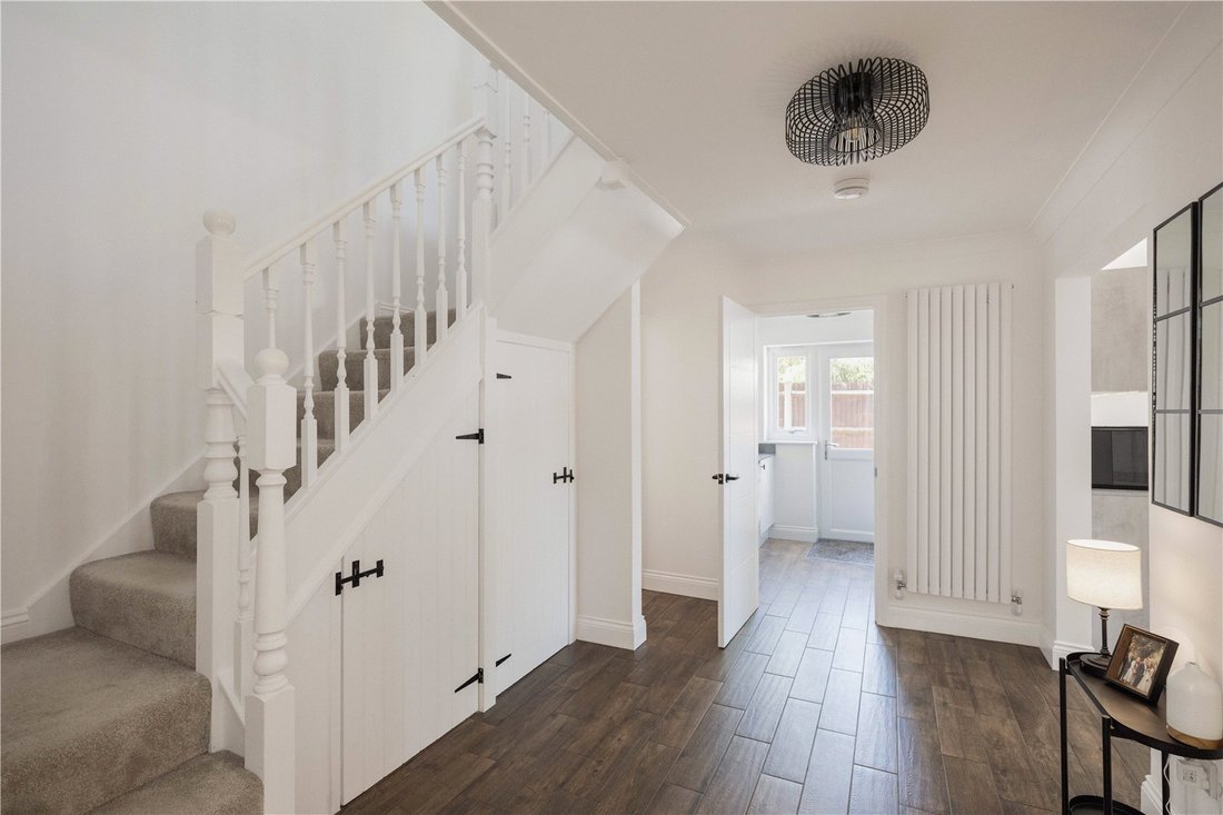 House in United Kingdom 4 - 18298619