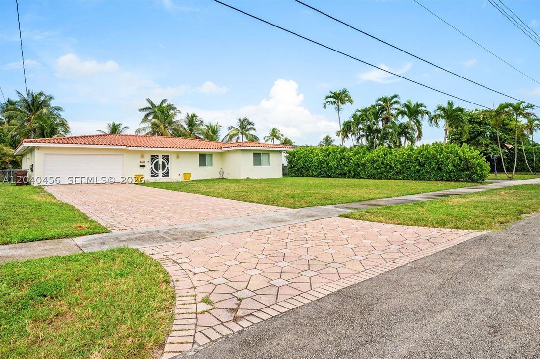 House in Hialeah, Florida, United States 2 - 18301528