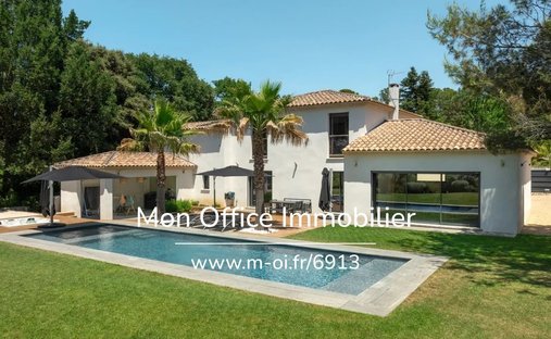 Villa in Plateau de Puyricard-La Trévaresse, Aix-en-Provence, France 1